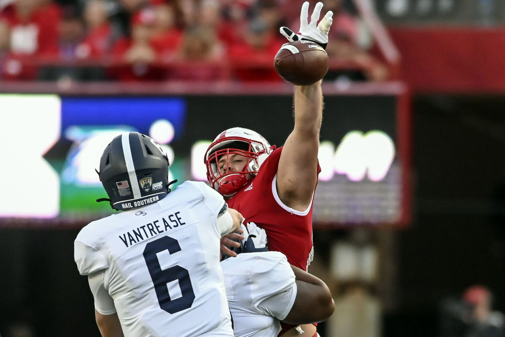 091122-HuskerFball20.jpg